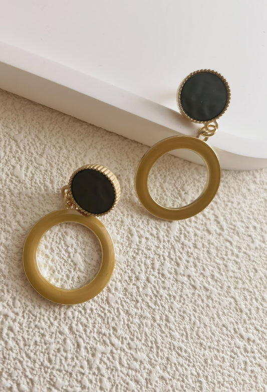 circle earrings